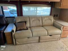 2007 Winnebago Tour 40TD, $ 44,500