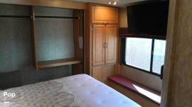2007 Winnebago Tour 40TD, $ 44,500