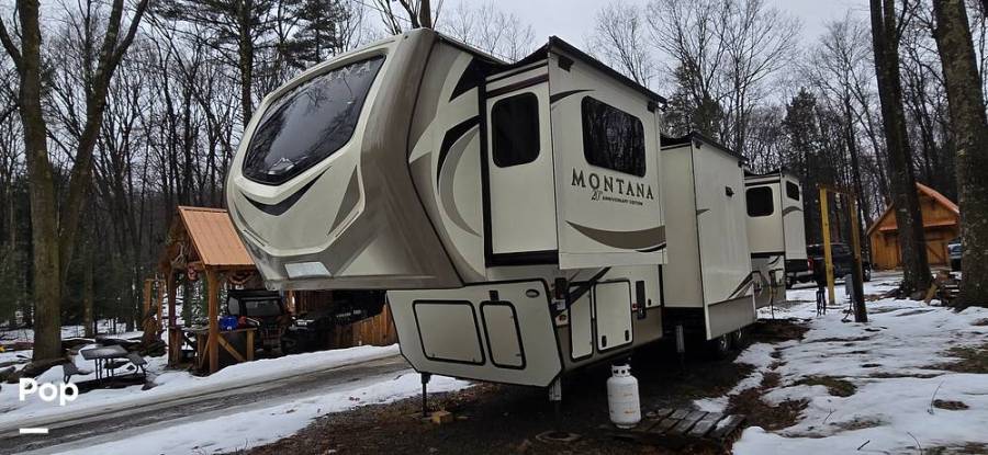 2019 Keystone Montana 3761FL, $ 59,500