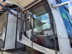 2007 Fleetwood Revolution LE 40E, $ 83,300