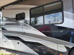 2007 Fleetwood Revolution LE 40E, $ 83,300