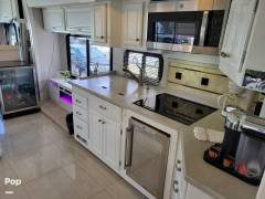 2007 Fleetwood Revolution LE 40E, $ 83,300