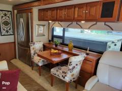 2017 Winnebago Adventurer 38Q, $ 99,900