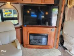 2017 Winnebago Adventurer 38Q, $ 99,900
