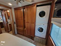2017 Winnebago Adventurer 38Q, $ 99,900