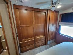 2017 Winnebago Adventurer 38Q, $ 99,900