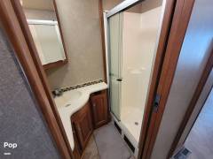 2017 Winnebago Adventurer 38Q, $ 99,900