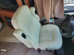 2017 Winnebago Adventurer 38Q, $ 99,900