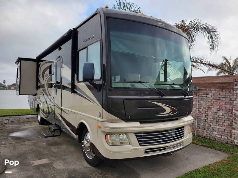 2014 Fleetwood Bounder 36E, $ 70,950