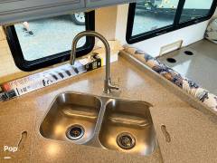 2017 Thor Motor Coach Chateau 35SF, $ 109,950