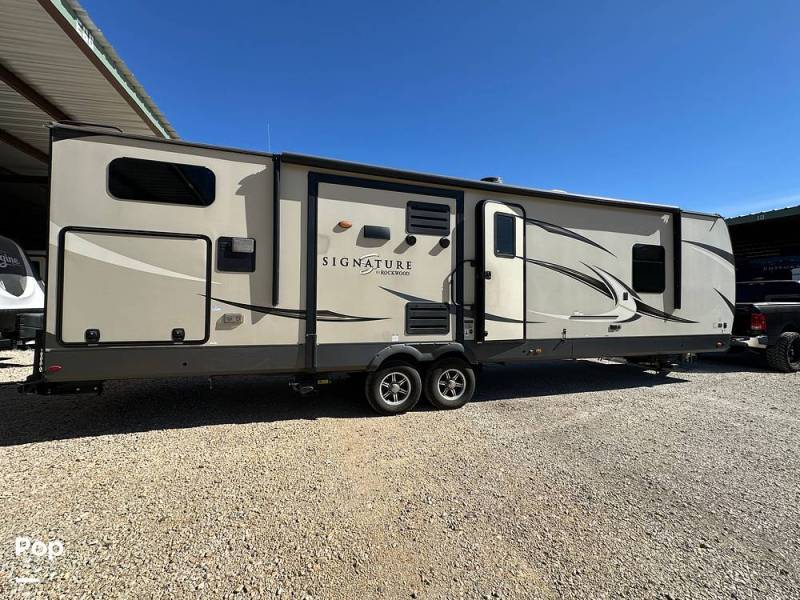 2020 Rockwood Signature 8327SB, $ 38,000