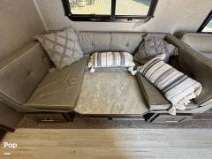 2020 Rockwood Signature 8327SB, $ 38,000