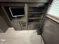 2020 Rockwood Signature 8327SB, $ 38,000