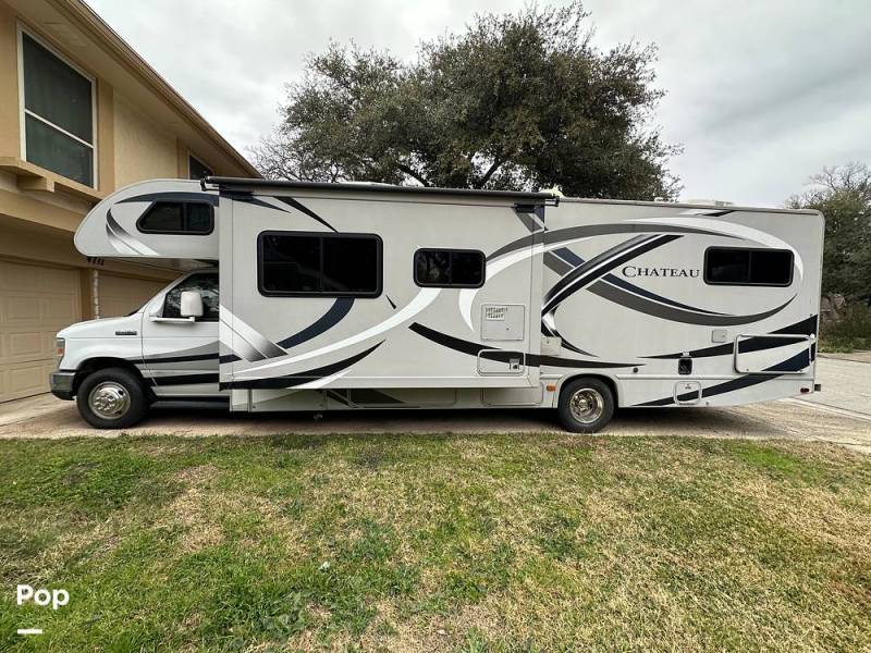 2014 Thor Motor Coach Chateau 31A, $ 38,000
