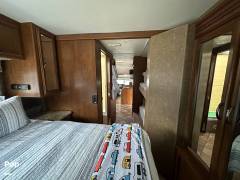 2014 Thor Motor Coach Chateau 31A, $ 38,000
