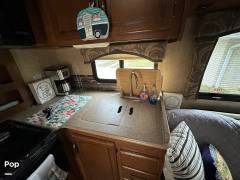 2014 Thor Motor Coach Chateau 31A, $ 38,000