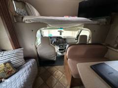 2014 Thor Motor Coach Chateau 31A, $ 38,000