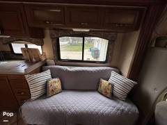 2014 Thor Motor Coach Chateau 31A, $ 38,000