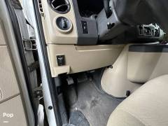 2014 Thor Motor Coach Chateau 31A, $ 38,000