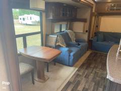 2017 Keystone Montana 3720RL, $ 45,000