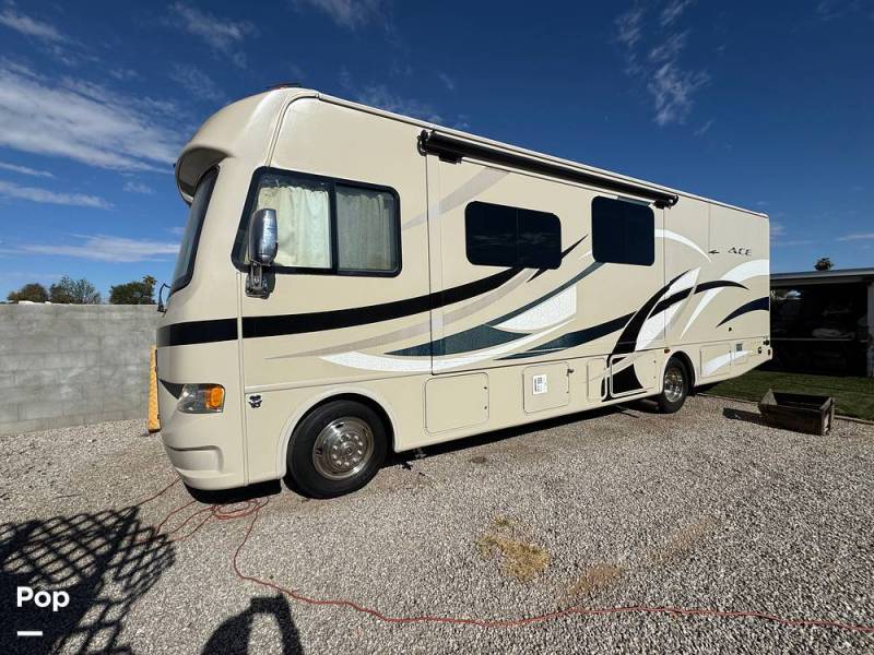 2015 Thor Motor Coach A.C.E. 30.1, $ 56,000