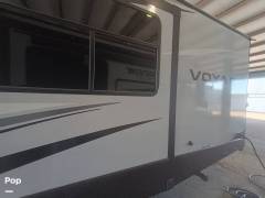 2022 Winnebago Voyage 3033BH, $ 36,500