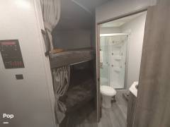 2022 Winnebago Voyage 3033BH, $ 36,500