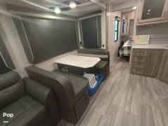 2022 Winnebago Voyage 3033BH, $ 36,500