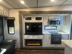 2022 Heartland Bighorn 32RS, $ 37,000