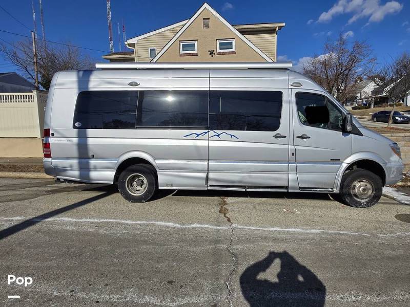 2019 Roadtrek Adventurous CS- XL 4WD, $ 89,000