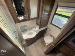 2019 Entegra Coach Emblem 36U, $ 116,800