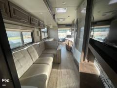 2019 Entegra Coach Emblem 36U, $ 116,800