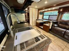 2017 Fleetwood Flair 31B, $ 49,999