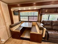 2017 Fleetwood Flair 31B, $ 49,999