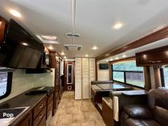 2017 Fleetwood Flair 31B, $ 49,999