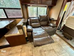 2017 Fleetwood Flair 31B, $ 49,999