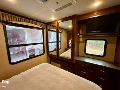 2017 Fleetwood Flair 31B, $ 49,999