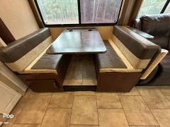2017 Fleetwood Flair 31B, $ 49,999