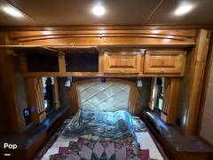 2015 Tiffin Phaeton 42LH, $ 165,000