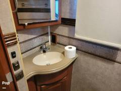 2014 Winnebago Adventurer 38Q, $ 59,950