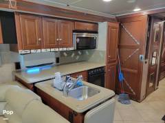 2014 Winnebago Adventurer 38Q, $ 59,950