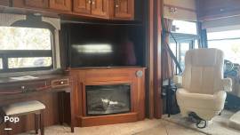 2015 Winnebago Adventurer 38Q, $ 64,995