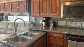 2015 Winnebago Adventurer 38Q, $ 64,995