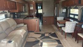 2015 Winnebago Adventurer 38Q, $ 64,995