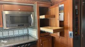 2015 Winnebago Adventurer 38Q, $ 64,995