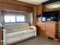 2010 Fleetwood Discovery 40X, $ 88,900