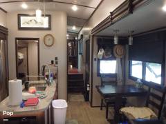 2019 Jayco North Point 377RLBH, $ 40,000
