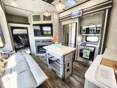 2022 Keystone Fuzion 373 Toy Hauler, $ 66,700