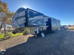 2017 Keystone Fuzion Chrome 422, $ 55,900