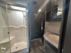 2017 Keystone Fuzion Chrome 422, $ 55,900